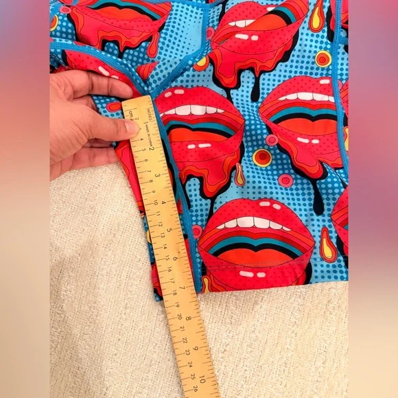 Constantly Varied Gear Colorful Lips Shorts
Women’s size small - Picture 6 of 9